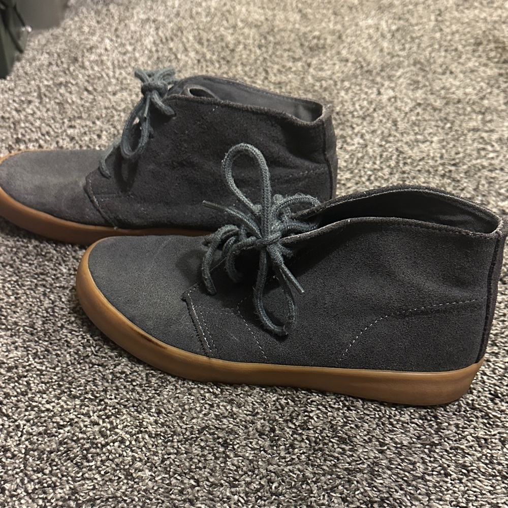 Cherokee Charcoal Chukka Boots with Tan Sole